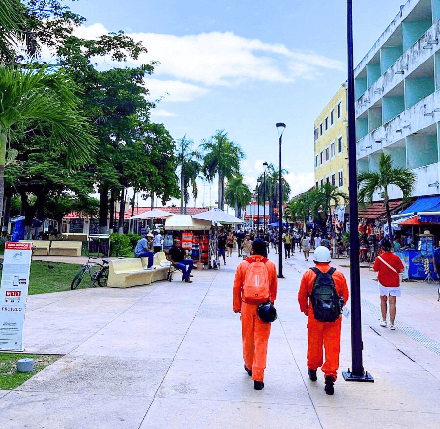 What to do in Cozumel downtown showing people waling in Cozumel centro